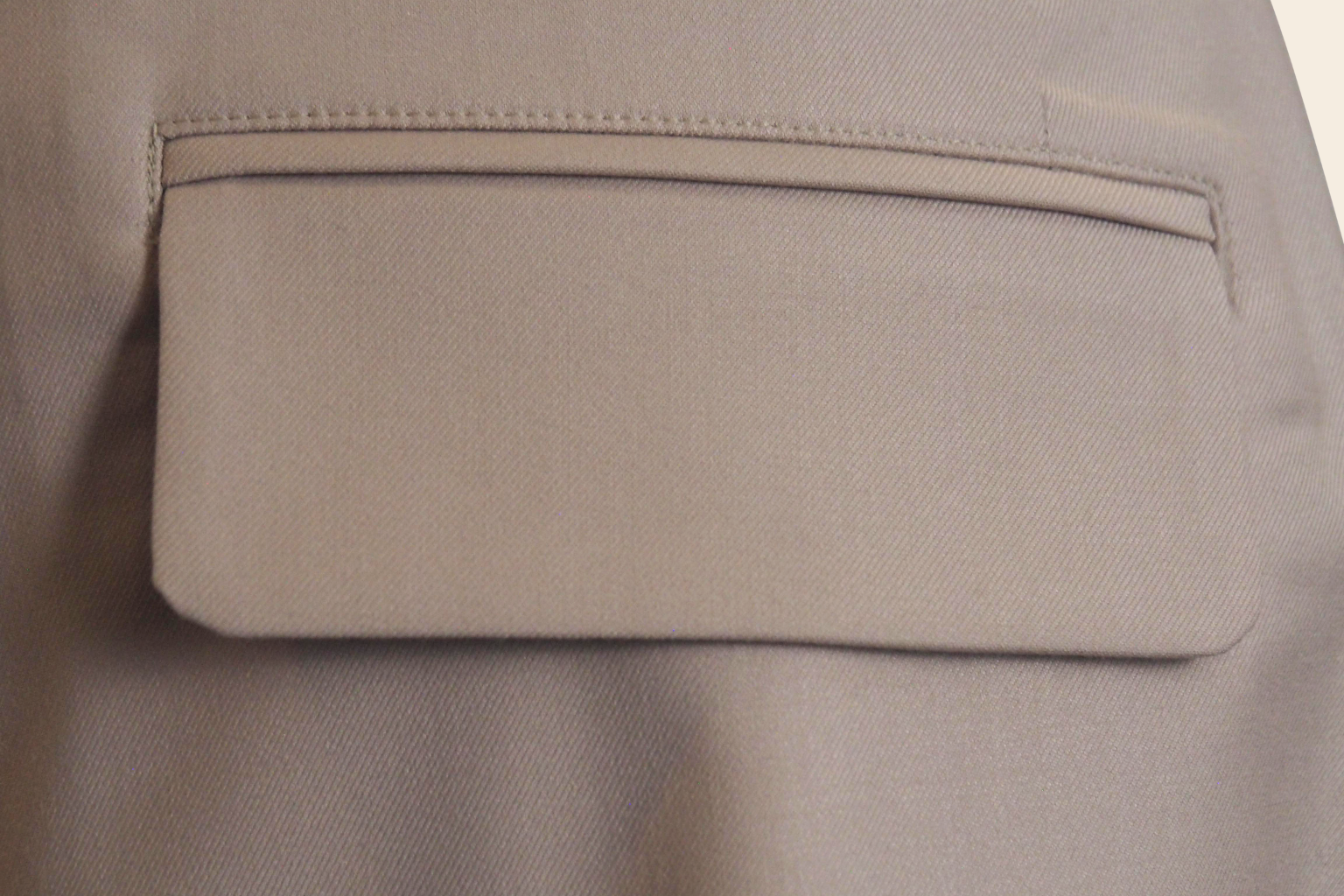 Tailored Shorts in Rayon Polyester