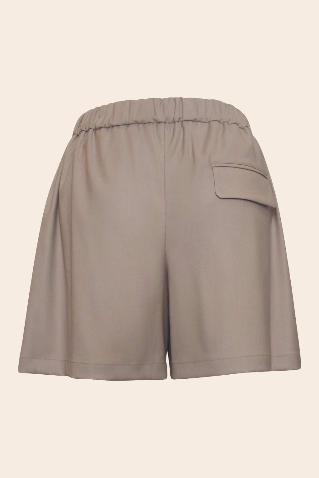 Relaxed Shorts in Rayon Polyester